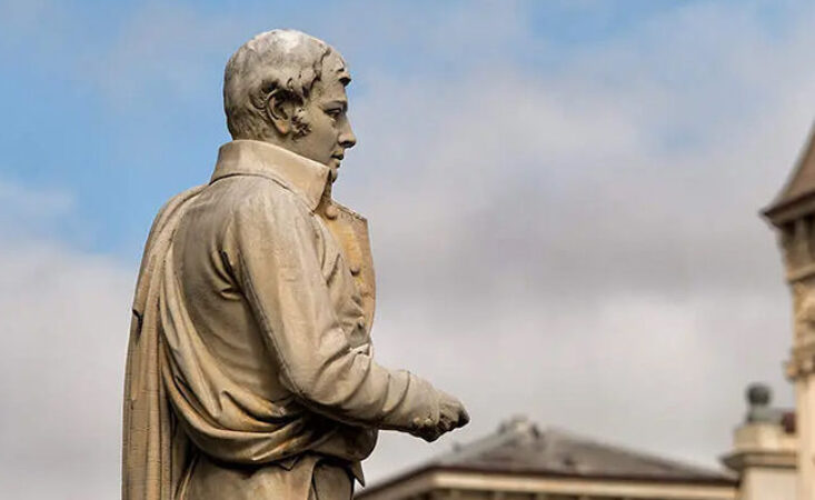 Robert Burns statue celebrating Scotland's national poet